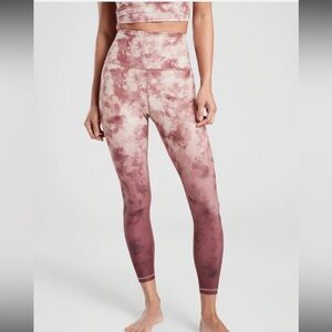 Athleta Salutation Printed 7/8 Tight